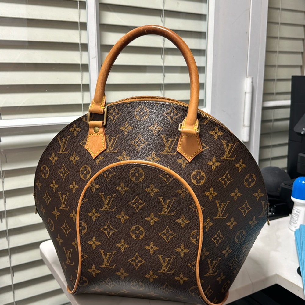 Louis Vuitton Ellipse mm Purse